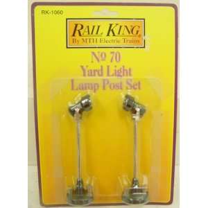  MTH 30 1060 #70 Yard Light Lamp Post Set