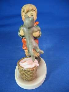 Goebel Hummel KITTY KISSES #2033 TMK8 MIB R5619  