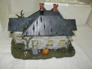 Lot of 2 Hawthorne Village  Wolfmans Lair 2005 NIB And Hewitt House 