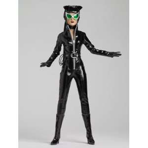  Tonner Doll Toy Fair 2011, DC Stars, 13 CATWOMAN Dressed Doll 