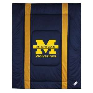  Michigan Wolverines Sideline Comforter   Full/Queen Bed 