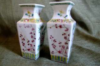 Fine ANTIQUE 19th c. CHINESE Porcelain MINIATURE PAIR of VASES Flowers 