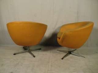 Pair Retro 1950s Pod Style Club Chairs (2370)r  
