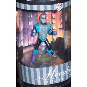  WARNER BROTHERS MINIATURE   Mr Freeze Toys & Games