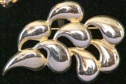 NEW Pin 8 DROP CLUSTER Vintage JEWELRY 95.2  