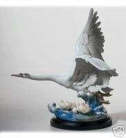 Lladro Majestic Swan 01001905 Limited Edition Of 1000  
