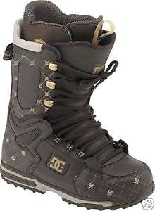 Balance Snowboard Boots   Size 5  