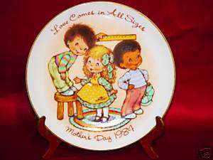 Avon  Love Comes in All Sizes 1984 Mother`s Day Plate  