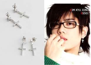 SS501 Kyu Jong Double Crucifix Cross Earrings DE20  
