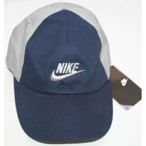  Nike Boys Baseball Cap Size 4 7   Navy/Grey Sports 