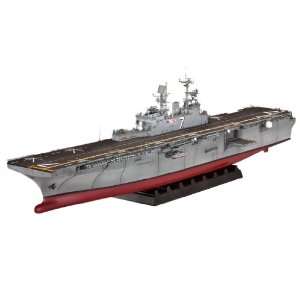  05109 1/350 USS Iwo Jima LHD 7 Toys & Games