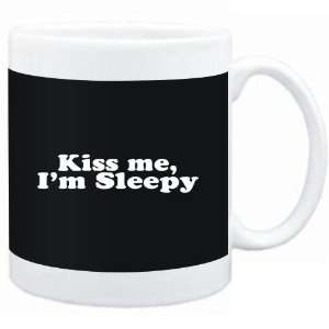    Mug Black  Kiss me, Im sleepy  Adjetives