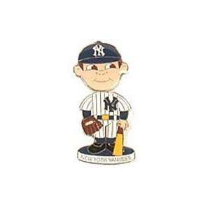    New York Yankees Bobble Head Pin by Aminco