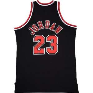 Michael Jordan Signed Uniform   Alternative circa 199798Upper Deck