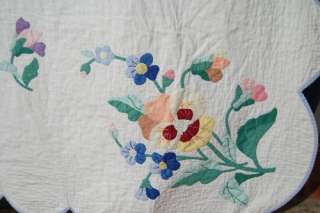 30s Pansy Bouquet Applique Antique Quilt w/ Scalloped Edge and Hand 