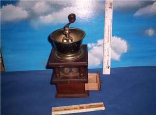 VINTAGE COLLECTIBLE WOOD & GLASS COFFEE GRINDER/MILL  
