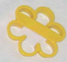 Yellow Wilton 4 Daisy Flower Cookie Cutter Art Mold  