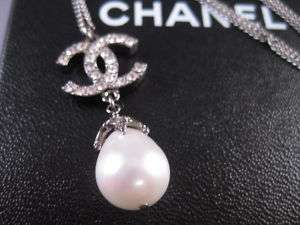 Auth CHANEL 08A Bling CC Large Dangle Pearl Neacklce  