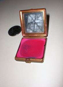 50% PRICE REDUCTION Vintage Dorothy Gray Rouge Compact   Deco 