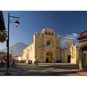 La Antigua Guatemala, San Pedro Church and Vulcan de Agua, Guatemala 