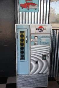 RARE Vintage 15 cent 60s Pepsi Soda Vending Machine  